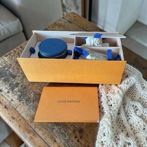 Louis Vuitton Horizon Light Up Earphones Monogram Chrome Case Full Set